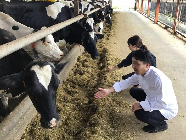  At Milk Farm Sugiyama