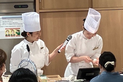 若者たちが将来について考える“きっかけ”づくりに。職場見学会にてパティシエの講演・実演を実施