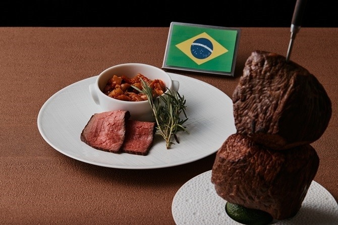 “豪華列車の食堂車”がコンセプト、春のビュッフェで美食旅へ出発　世界の国々をイメージしたメニューが月替わりで登場
