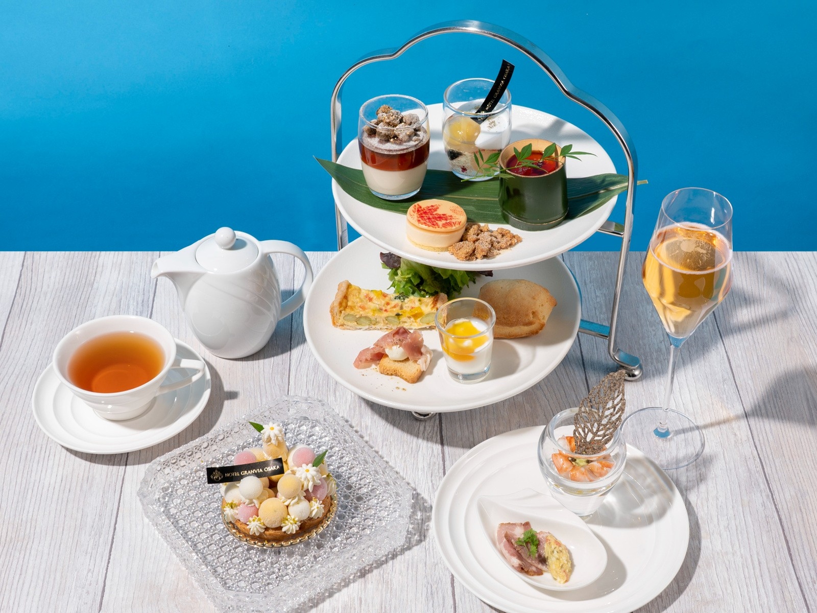 ひんやり爽やかな夏スイーツでリフレッシュ！フルーツアイスやプリンなど多彩な味わい「アフタヌーンティーセット～涼～」を販売
