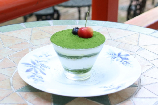 奈良県産抹茶を使用した「和」と「洋」が織りなす夏限定スイーツ「抹茶ティラミス」発売について