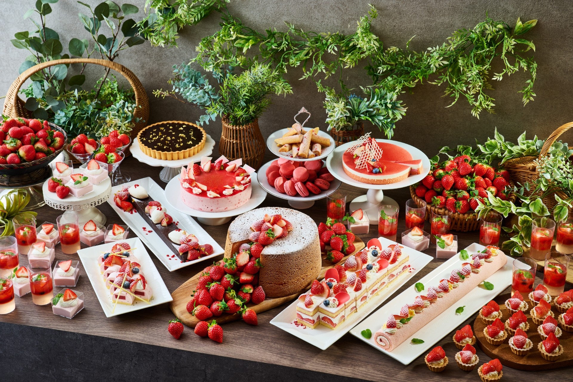 いちごスイーツバイキング開催のお知らせ