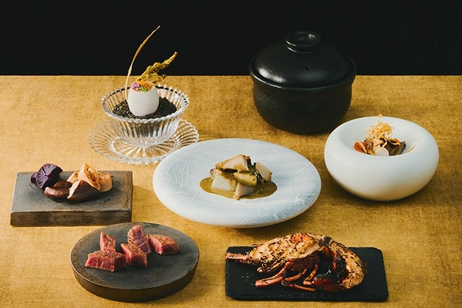 美食で迎える新春　レストランのランチ＆ディナー　地上約140mの絶景とともに、年末年始にふさわしい、鉄板焼とビュッフェをご用意