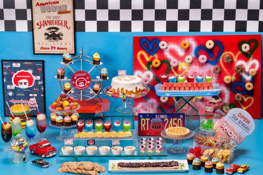 岡山県のジーンズメーカー「ベティスミス」による装飾協力『AMERICAN POP LUNCH & SWEETS BUFFET』開催