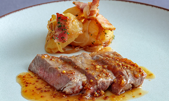 Steak for breakfast! Two types of sauces