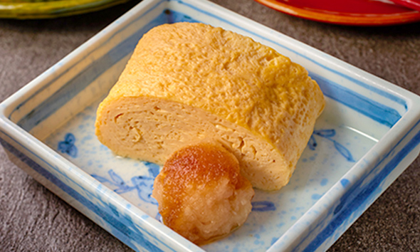Rolled omelet made with soup stock