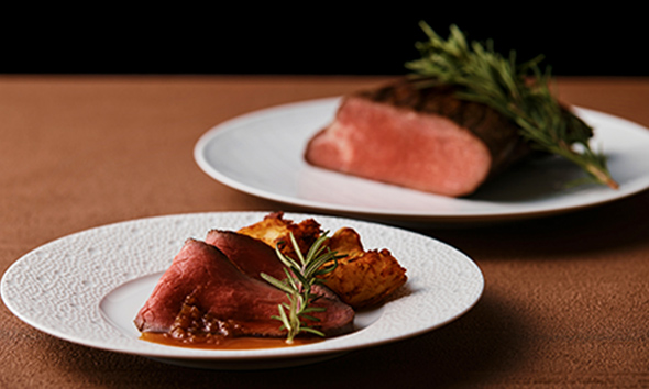 Charcoal-grilled Japanese beef with charred onion sauce